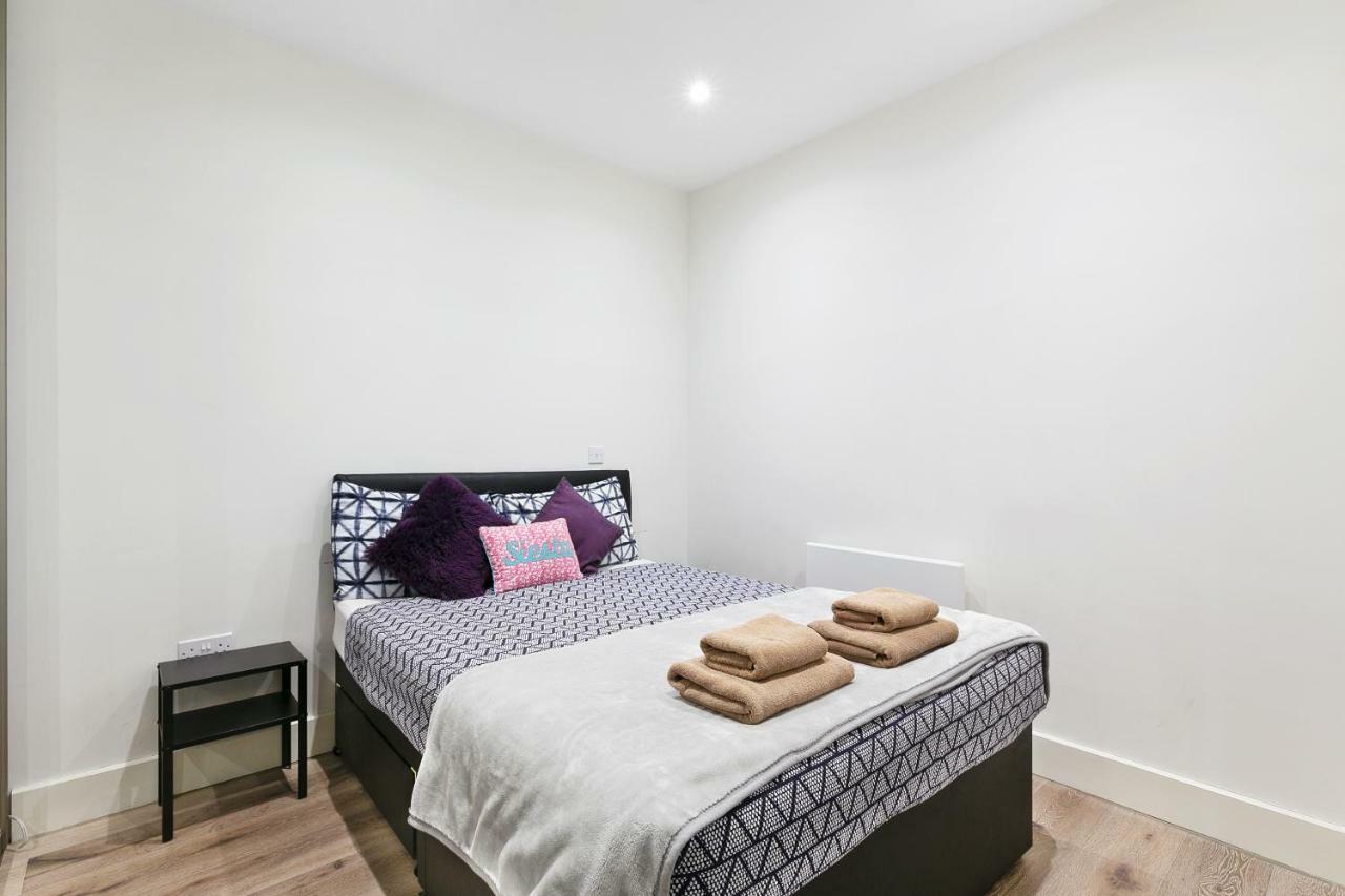 Harmondsworth Mondial Apartments At Heathrow מראה חיצוני תמונה