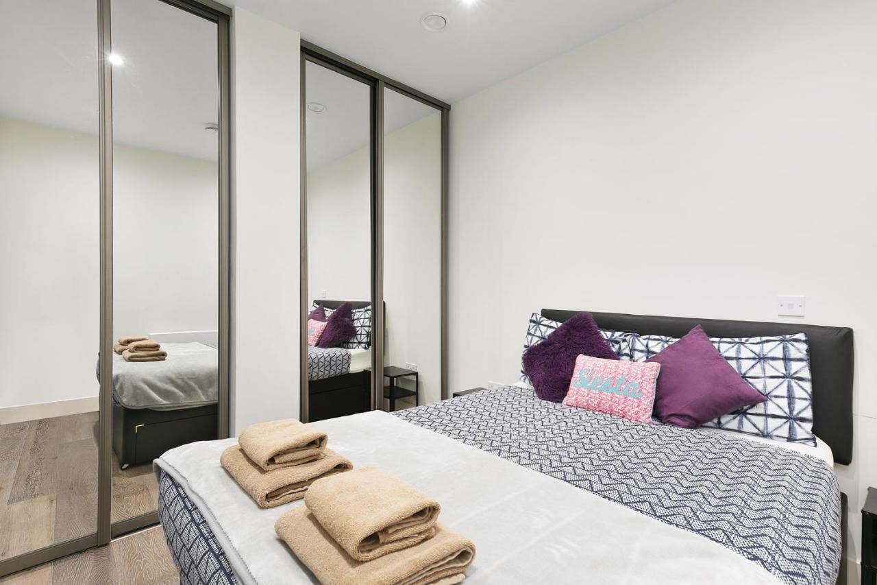 Harmondsworth Mondial Apartments At Heathrow מראה חיצוני תמונה