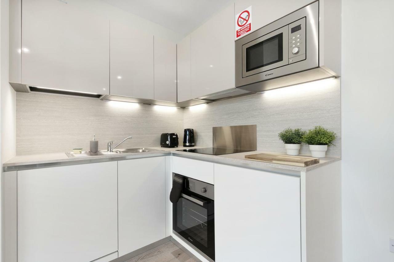 Harmondsworth Mondial Apartments At Heathrow מראה חיצוני תמונה