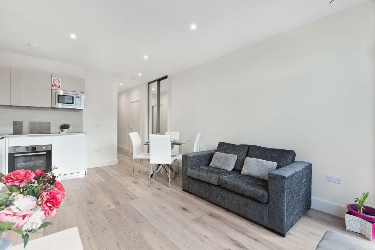 Harmondsworth Mondial Apartments At Heathrow מראה חיצוני תמונה