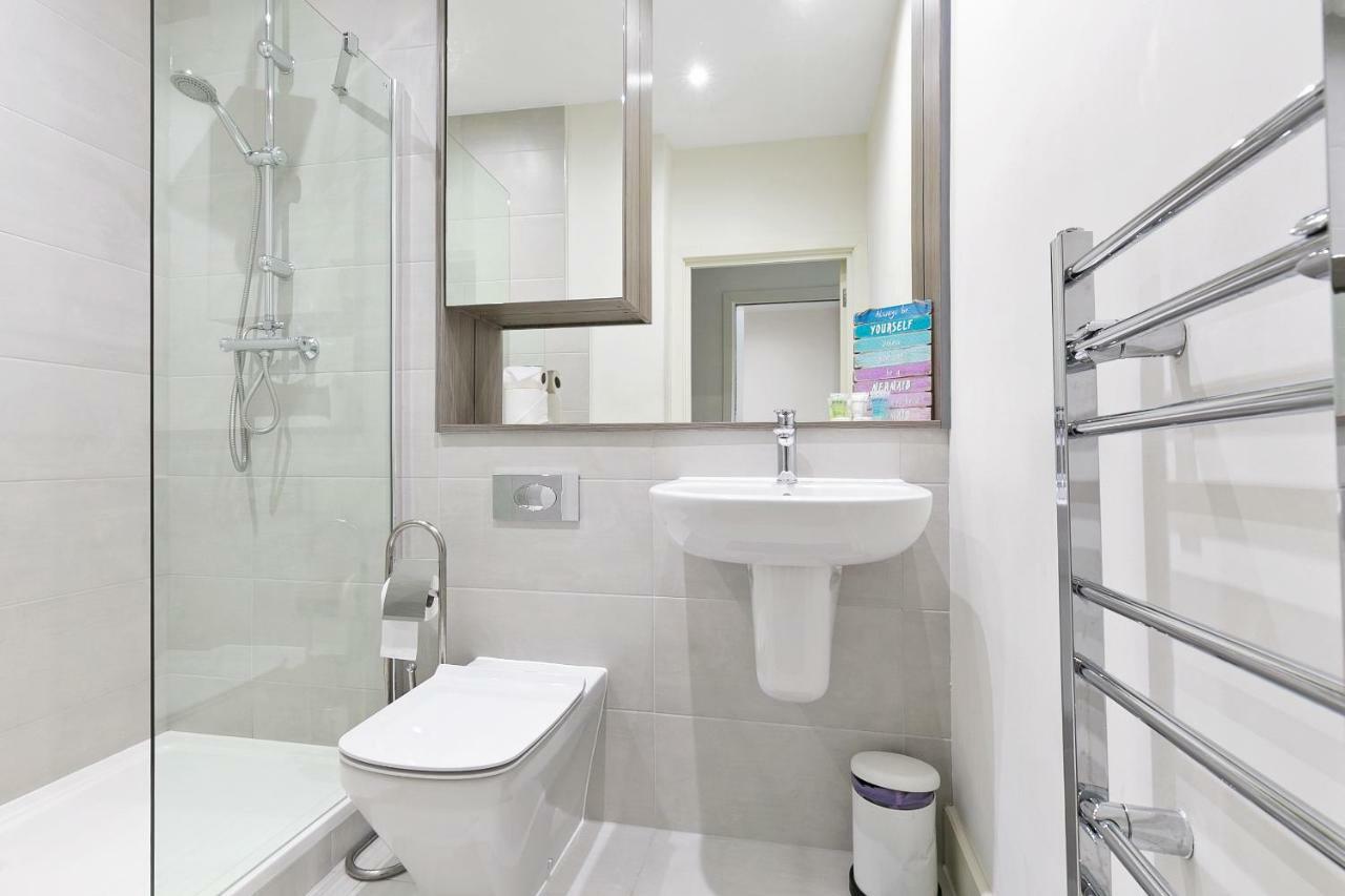 Harmondsworth Mondial Apartments At Heathrow מראה חיצוני תמונה