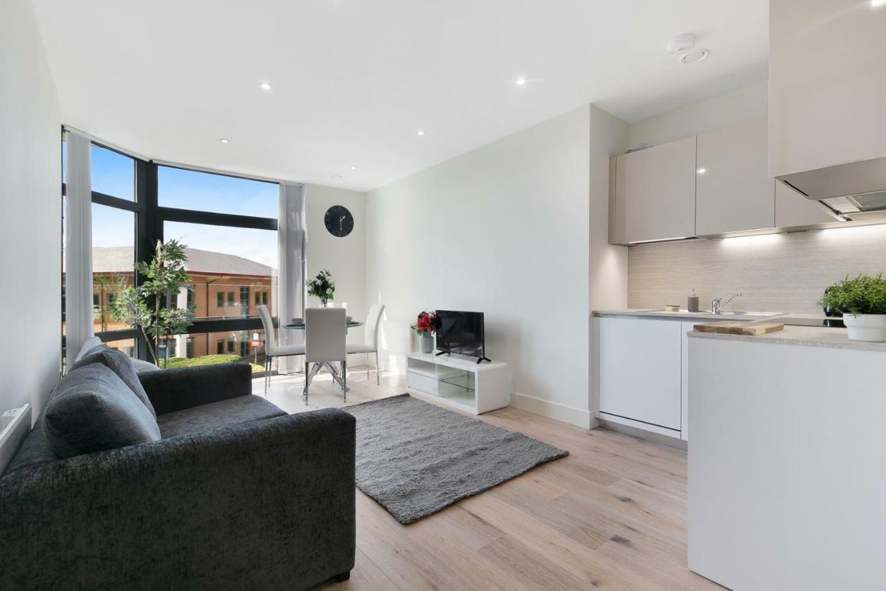 Harmondsworth Mondial Apartments At Heathrow מראה חיצוני תמונה