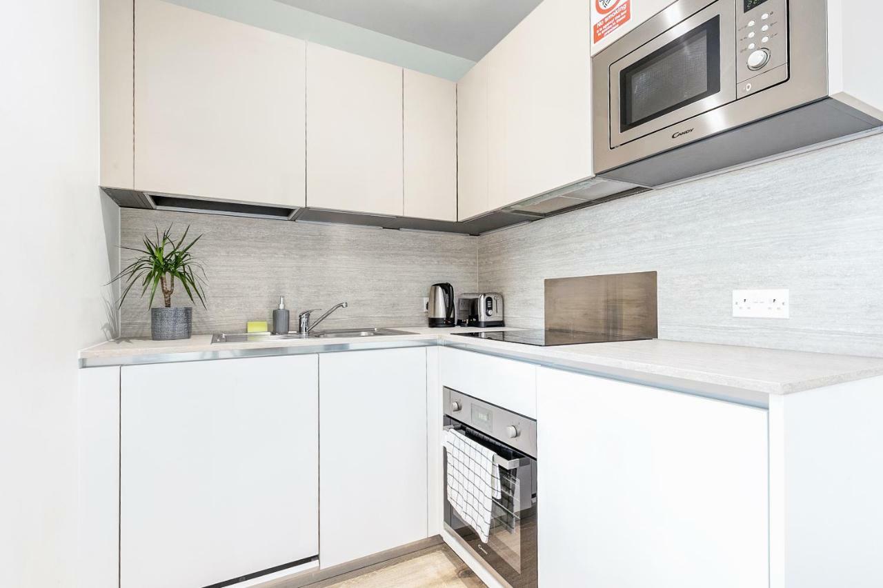Harmondsworth Mondial Apartments At Heathrow מראה חיצוני תמונה