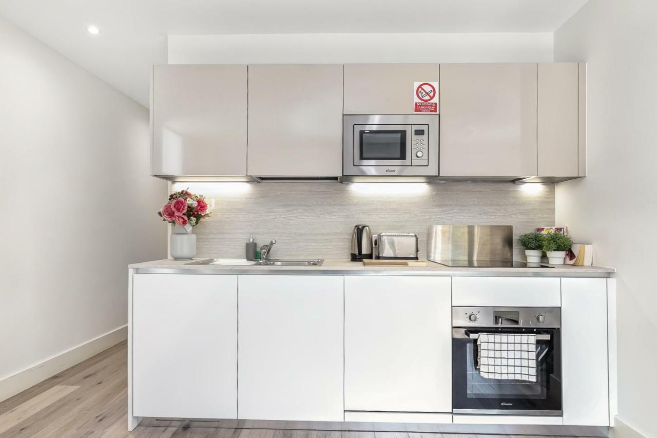 Harmondsworth Mondial Apartments At Heathrow מראה חיצוני תמונה