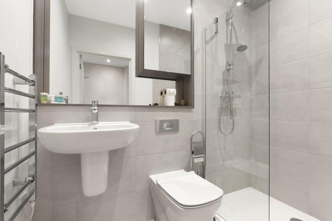 Harmondsworth Mondial Apartments At Heathrow מראה חיצוני תמונה